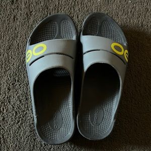 Oofos Slides